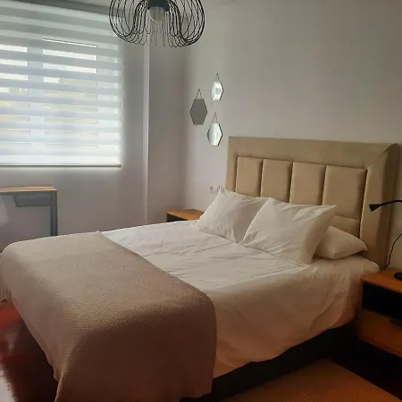 Apto. En Zona Tranquila Proximo A Santiago De C. Apartment Brion