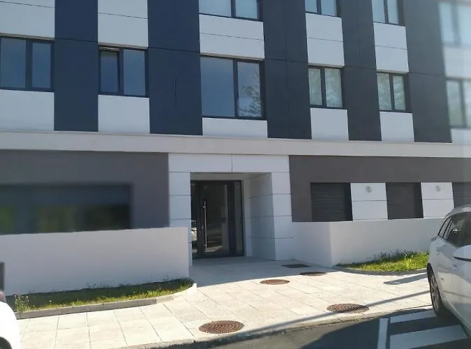 Apto. En Zona Tranquila Proximo A Santiago De C. Apartment *